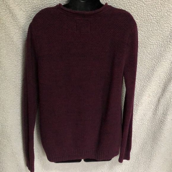 10 / $10 O’Hanlon Mills sweater in burgundy & black - Picture 2 of 7